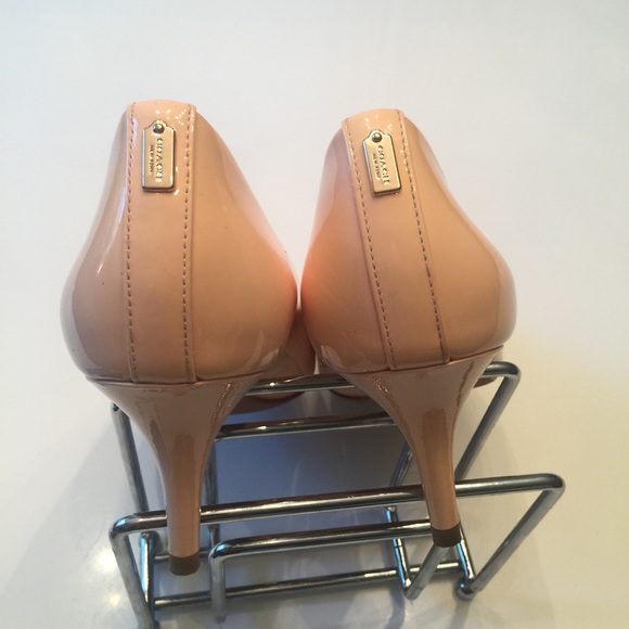 COACH Leather Pumps Peach Color - Picture 3 of 5